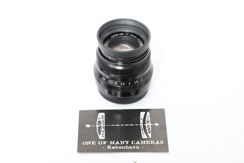 Fujifilm XF 35mm f2 R WR Super EBC Black with hood