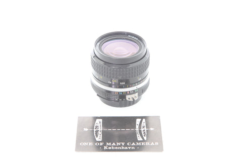 Nikon 28mm f3.5 Nikkor AI-s