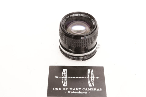 Nikon 85mm f2