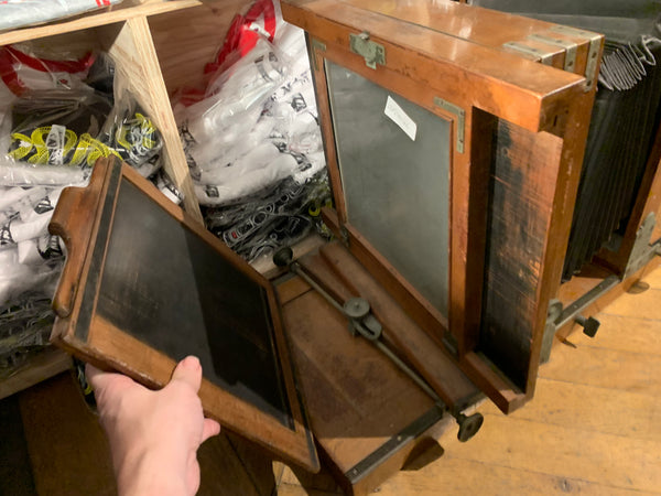 Wood/Brass Tailboard Camera 18x24cm/full plate w. plate holder and tripod