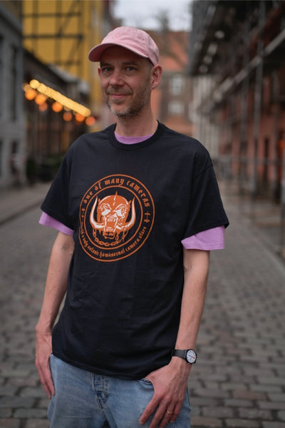 #025 Wörld's Önly Satanic Hömosexual Camerastöre – black shirt orange print