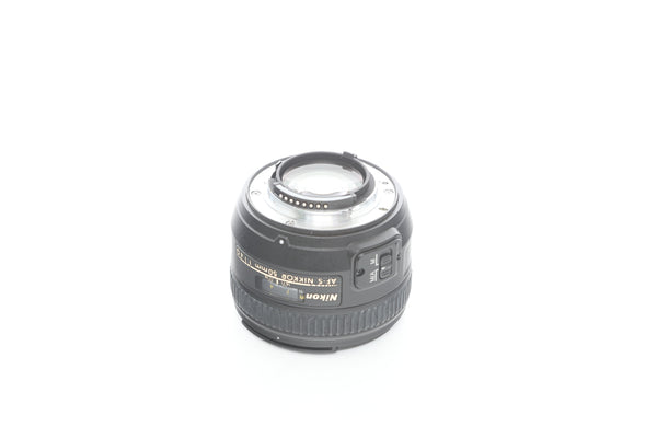 Nikon 50mm f1.4 G AF-s w. HB-47 hood