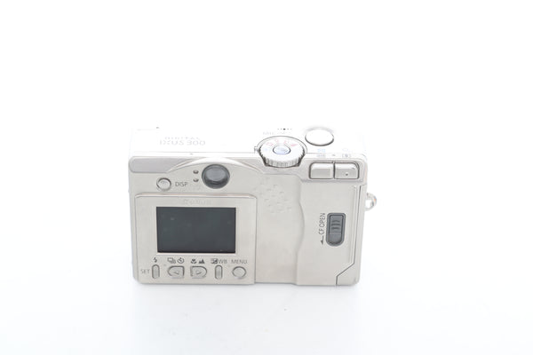 Canon IXUS 300 with WP-DC100 Waterproof Case