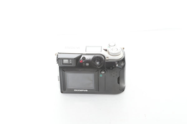 Olympus C-2000 Z