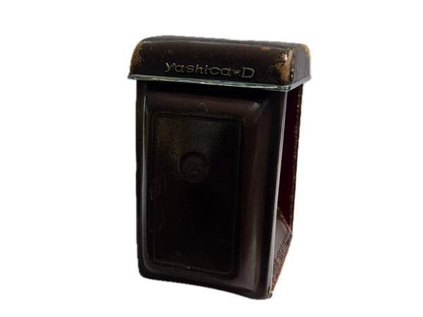 Yashica-D with case