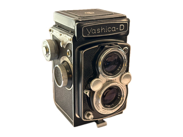 Yashica-D with case