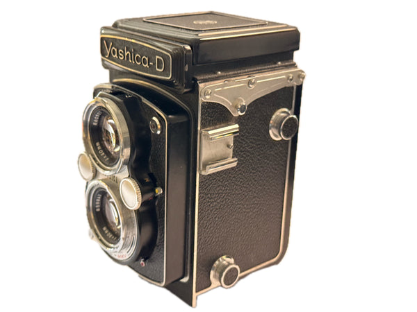 Yashica-D with case