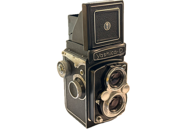 Yashica-D with case