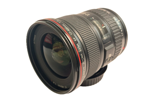 Canon EF 17-40mm f4 L USM with hood EW-83E