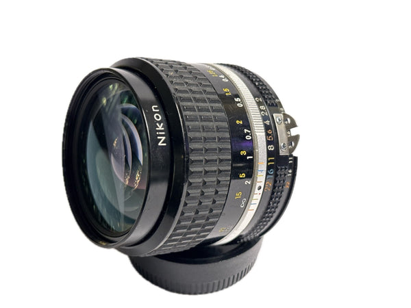Nikon 35mm f2 Nikkor