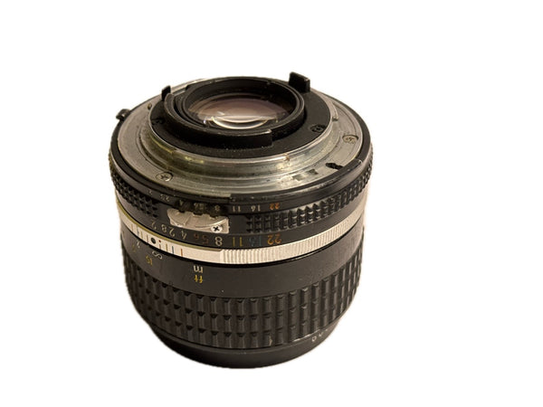 Nikon 35mm f2 Nikkor