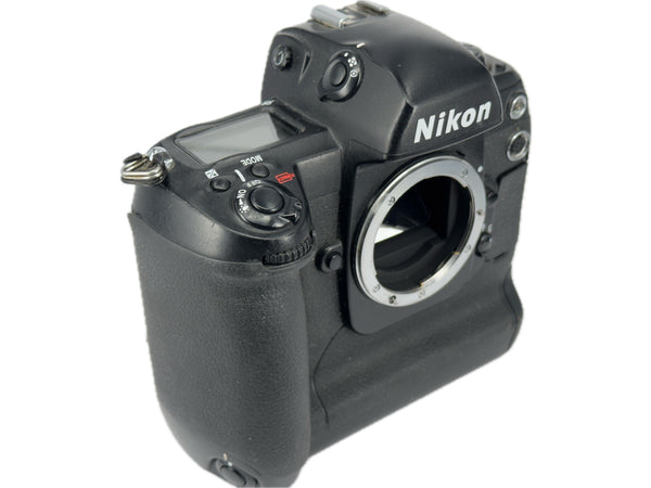 Nikon D1x
