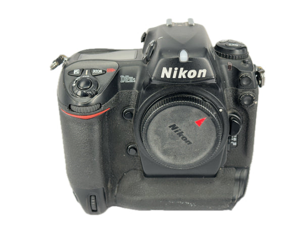 Nikon D2HS