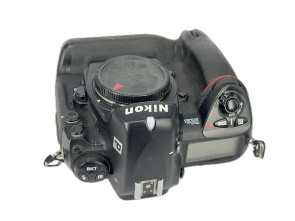 Nikon D2HS