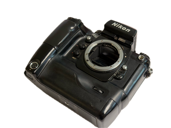 Nikon F4 with MB-23