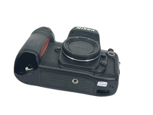 Nikon F100 with MB-15