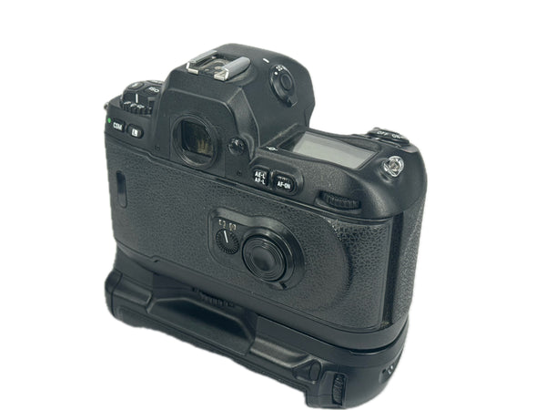 Nikon F100 with MB-15