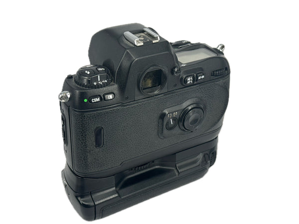 Nikon F100 with MB-15