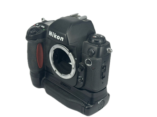Nikon F100 with MB-15