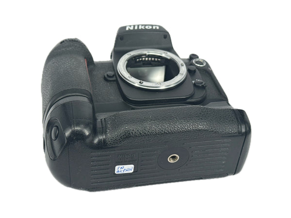 Nikon F100 with MB-15