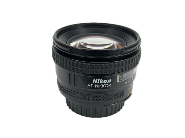 Nikon 20mm f2.8 AF D Nikkor with hood HB-4