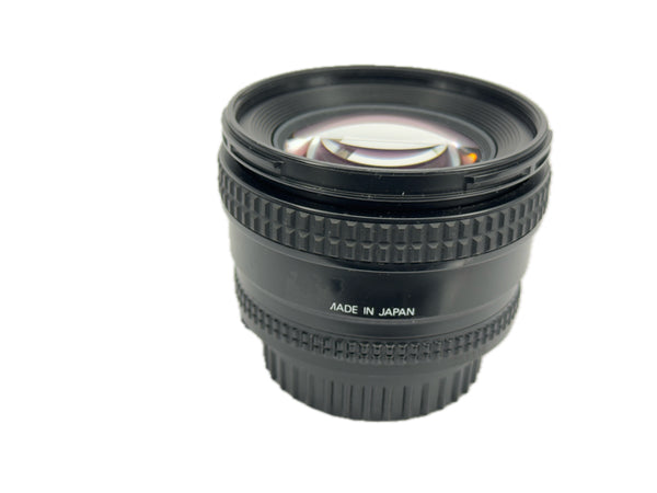 Nikon 20mm f2.8 AF D Nikkor with hood HB-4