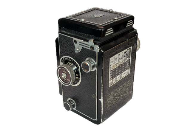 Rolleicord V with Schneider 75mm f3.5 Xenar - cl'a April 2026