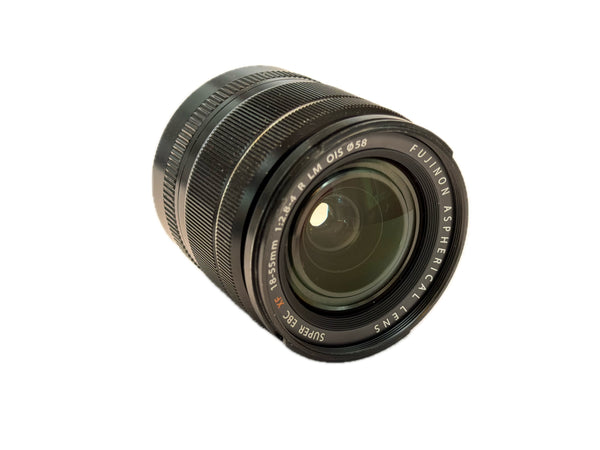 Fuji XF 18-55mm f2.8-4 R LM OIS with hood