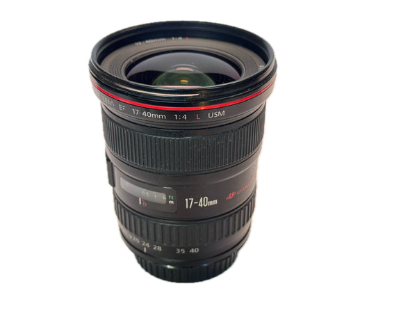 Canon EF 17-40mm f4 L USM with hood EW-83E