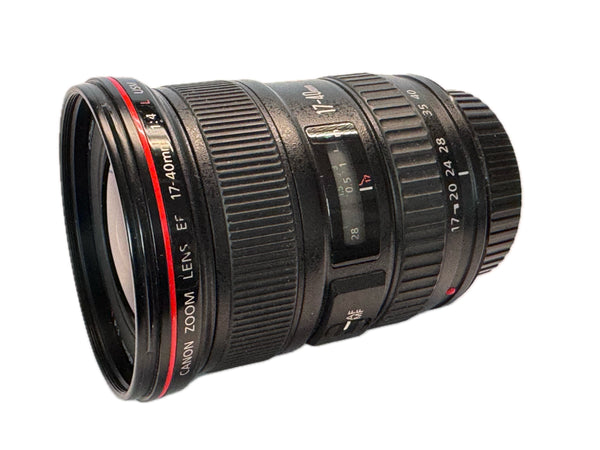 Canon EF 17-40mm f4 L USM with hood EW-83E