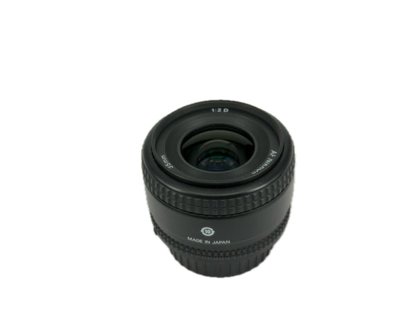 Nikon 35mm f2 AF D with hood HN-3