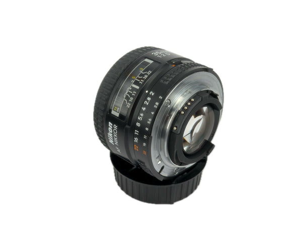 Nikon 35mm f2 AF D with hood HN-3