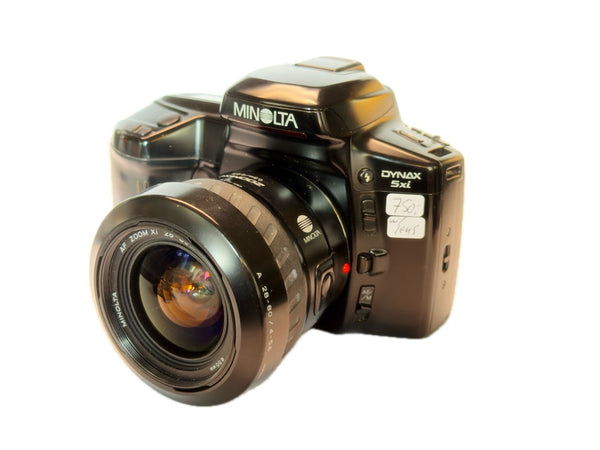 Minolta Dynax 500si with 28-80mm