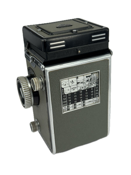 Rolleiflex T 75mm with f3.5 Zeiss Tessar and 645 insert and case