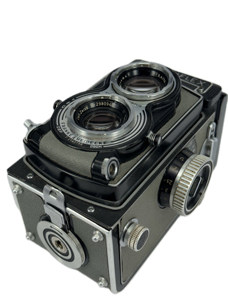 Rolleiflex T 75mm with f3.5 Zeiss Tessar and 645 insert and case