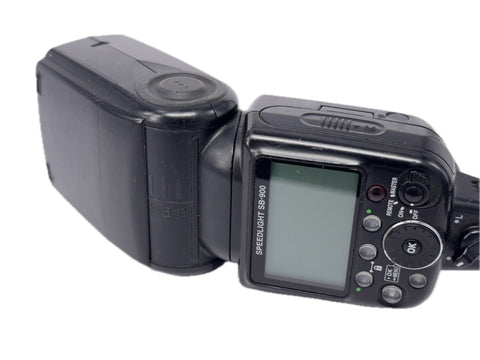 Nikon Speedlight SB-900