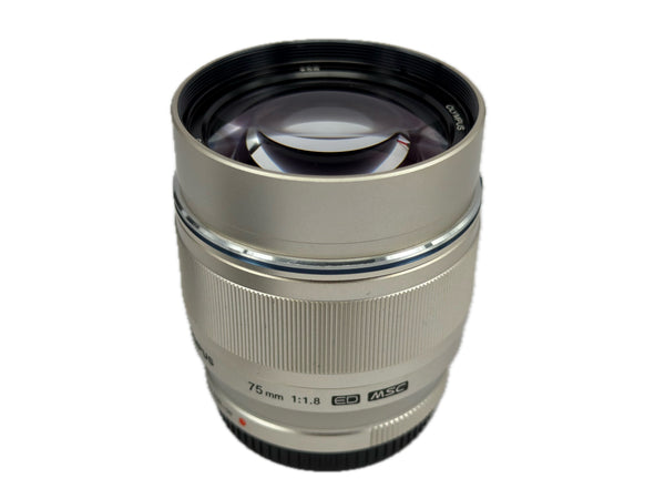 Olympus 75mm f1.8 ED M.Zuiko Digital