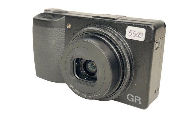Ricoh GR III - like new