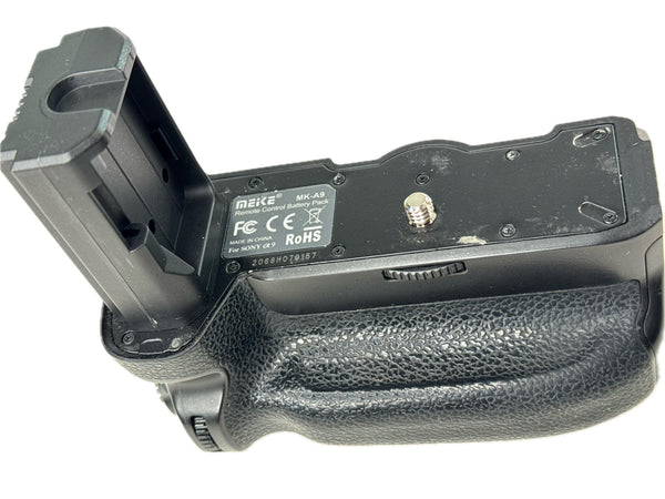 Sony A7R III with battery grip