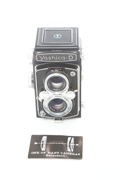 Yashica-D with case