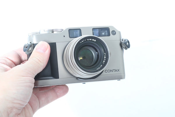 Contax G 45mm f2 Zeiss Planar T* with UV filter