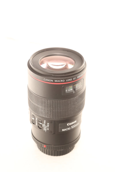 Canon EF 100mm f2.8 Macro L IS USM with hood ET-73