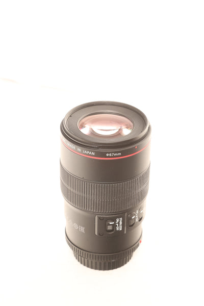 Canon EF 100mm f2.8 Macro L IS USM with hood ET-73