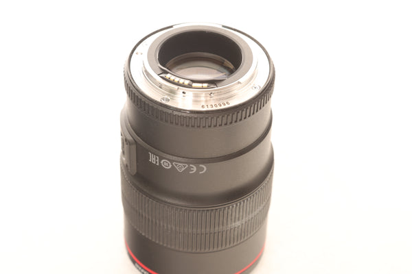 Canon EF 100mm f2.8 Macro L IS USM with hood ET-73
