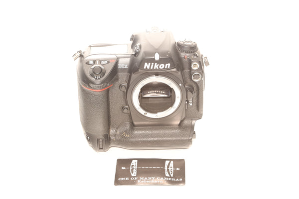 Nikon D2X