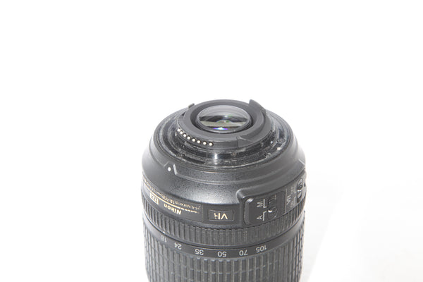Nikon 18-105mm f3.5-5.6 AF-S G ED VR with hood HB-32