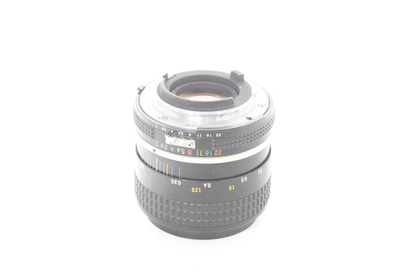 Nikon 35mm f2 AI-s