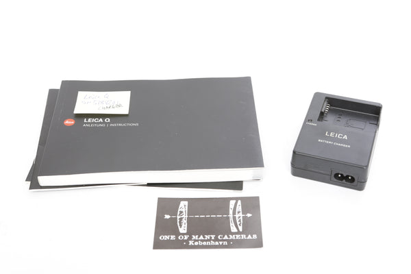 Leica Q original charger and manual