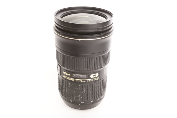 Nikon 24-70mm f2.8 AF-S Nikkor G ED with hood HB-40