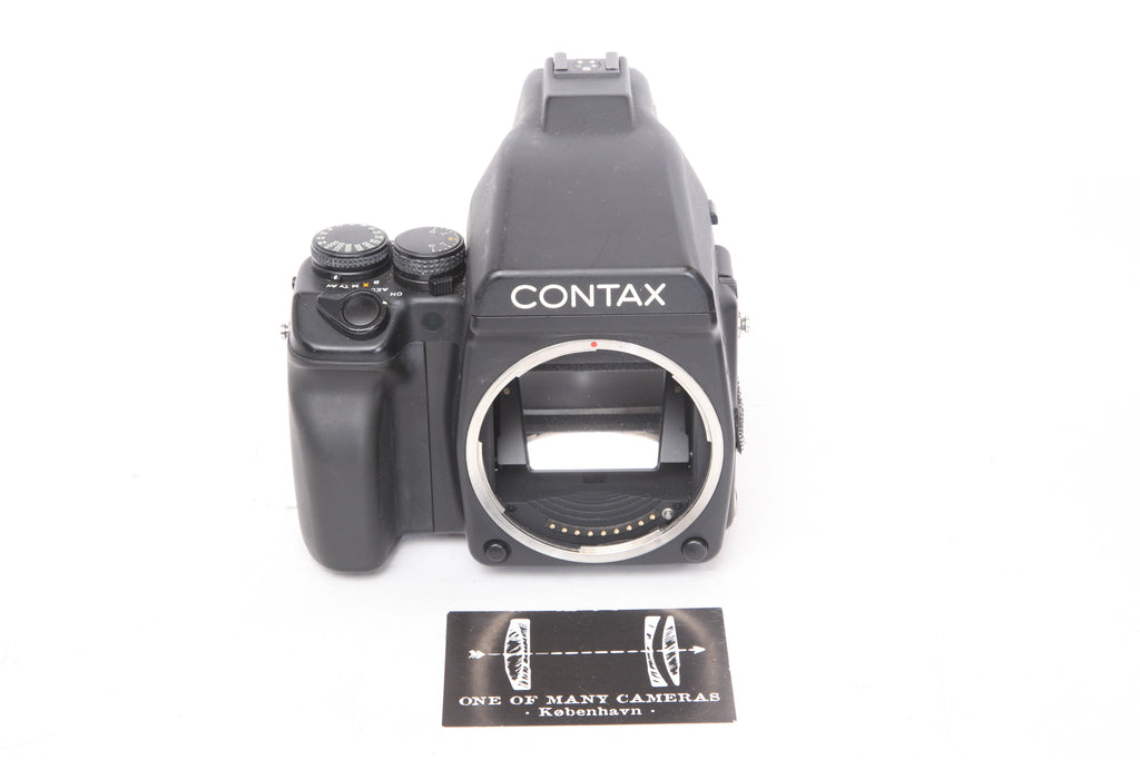 Contax 645 with Prism Finder
